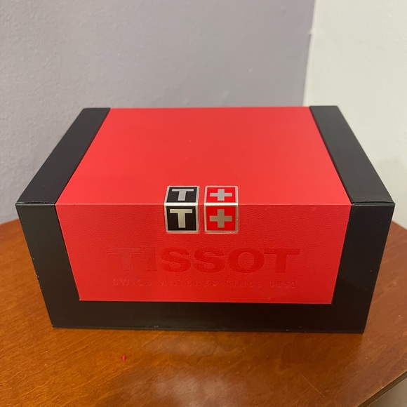 Tissot Couturier Automatic Silver Dial Ladies Watch T0352073603100 Brand New - Picture 3 of 4